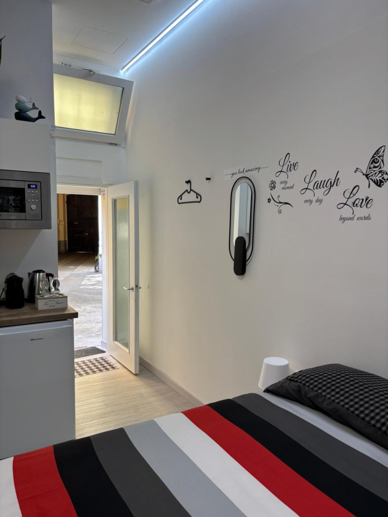 La Vecchia Milano-Les Nubles Vannucci - Il Ballatoio E Il Cortile Extérieur photo