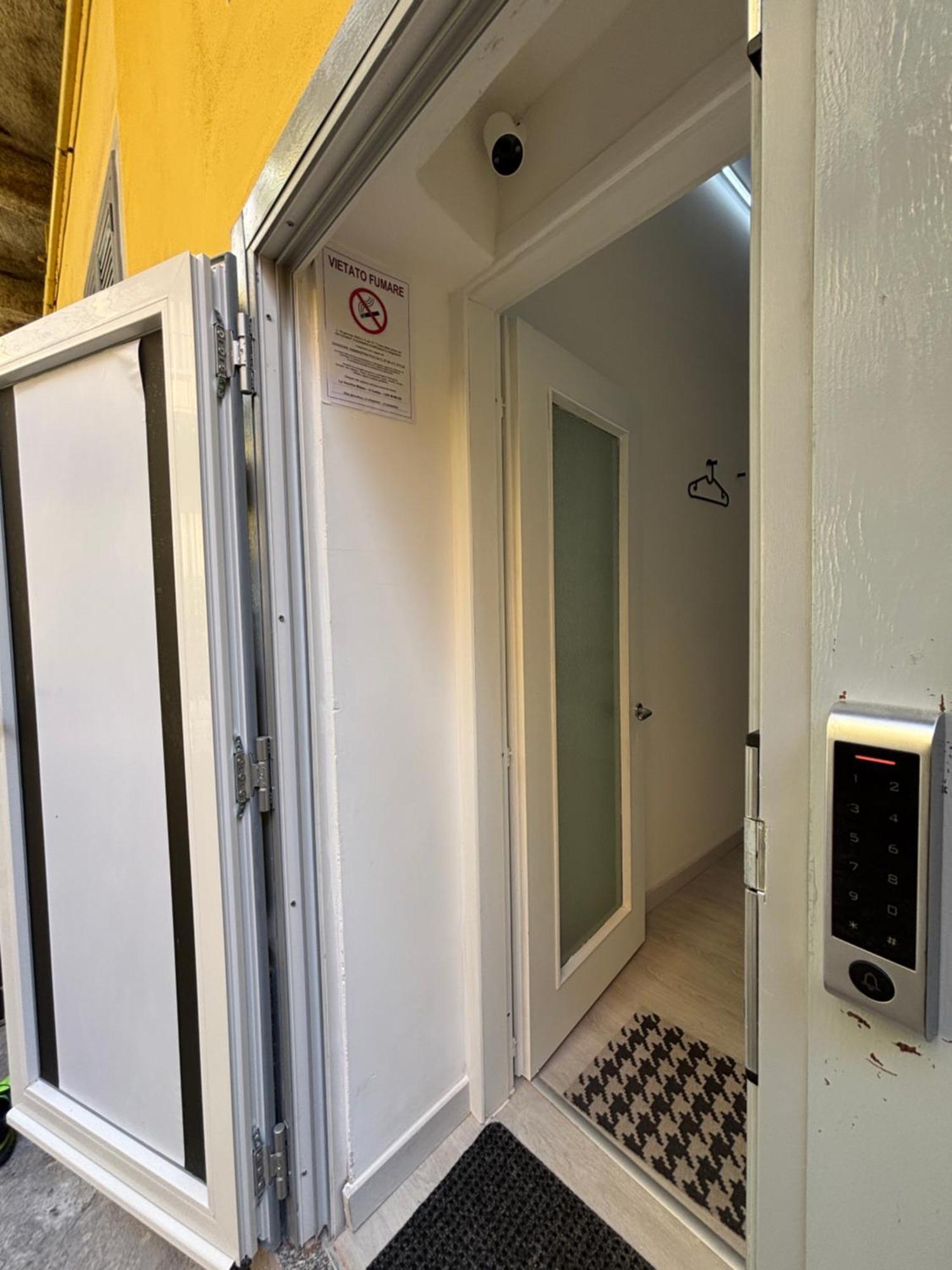 La Vecchia Milano-Les Nubles Vannucci - Il Ballatoio E Il Cortile Extérieur photo